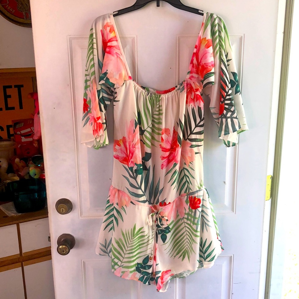 Floral, light weight romper-WORN ONCE
